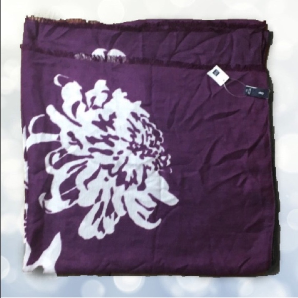 NWT GAP Oversize Floral Print Scarf NOT IN STORES